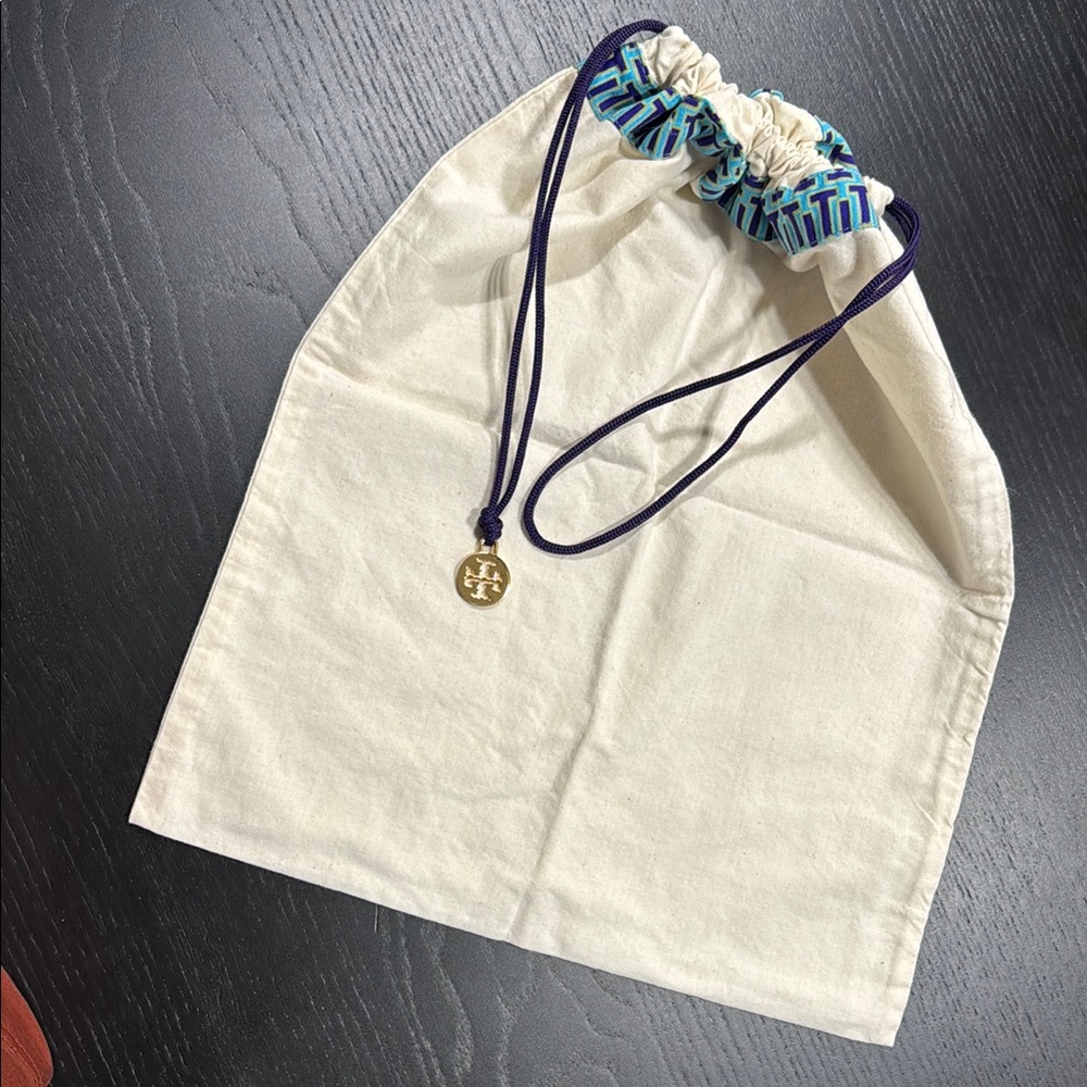 Cream Drawstring Bag With Blue Pattern - image 5